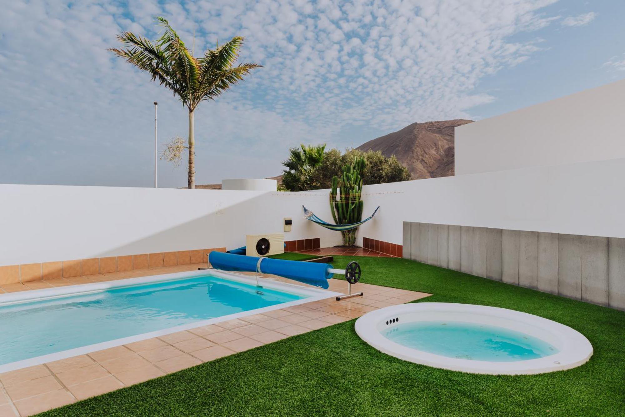 Villa Lanzarote Deluxe & Spa Pool 플라야블랑카 외부 사진